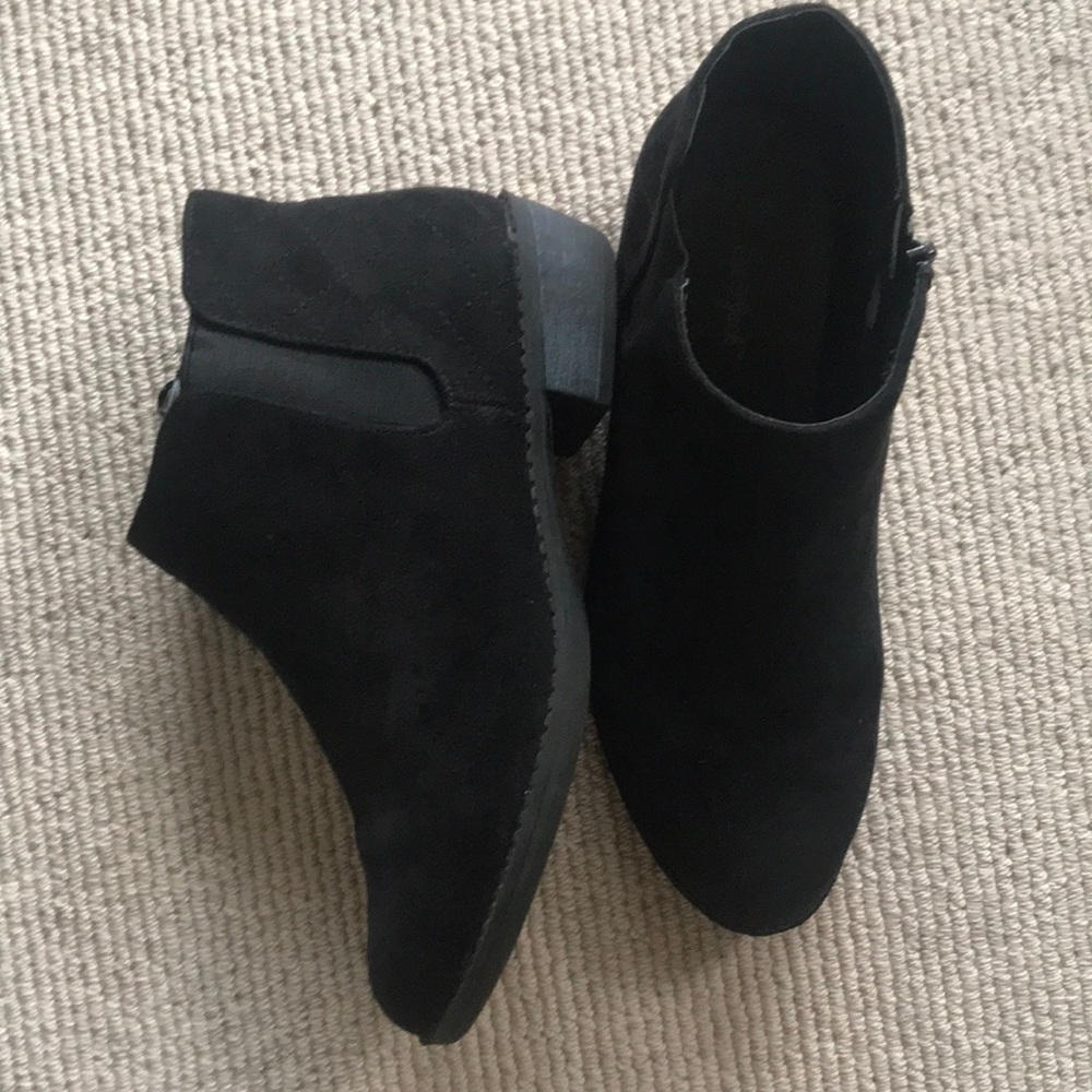 Girls size 4 ankle boots